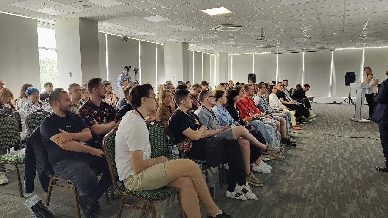 ПЕРЕГРЕТЫЕ КОНТЕНТОМ Контента по SEO стало слишком много. "Знания" льются из каж...